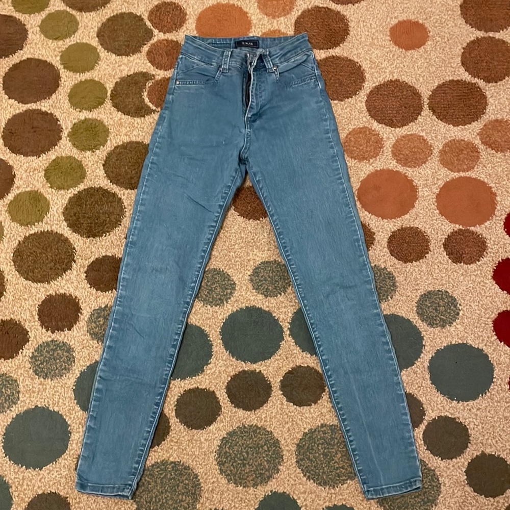 Size 0. Amazing condition. Full length. Too small on me!